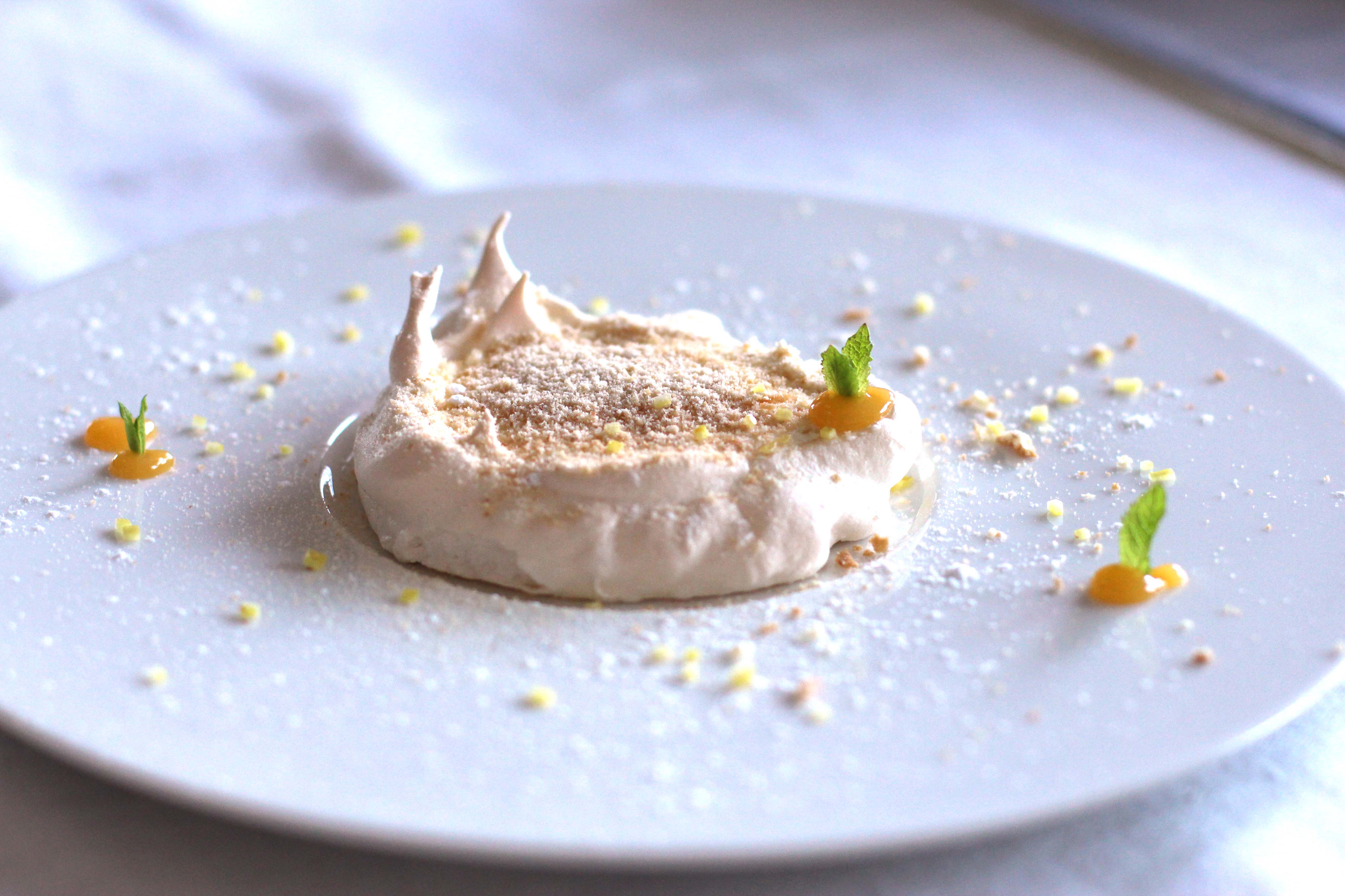 Pavlova with Lemon Curd and “Serradura”